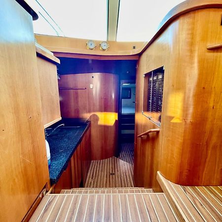 Yacht Deauville Bagian luar foto
