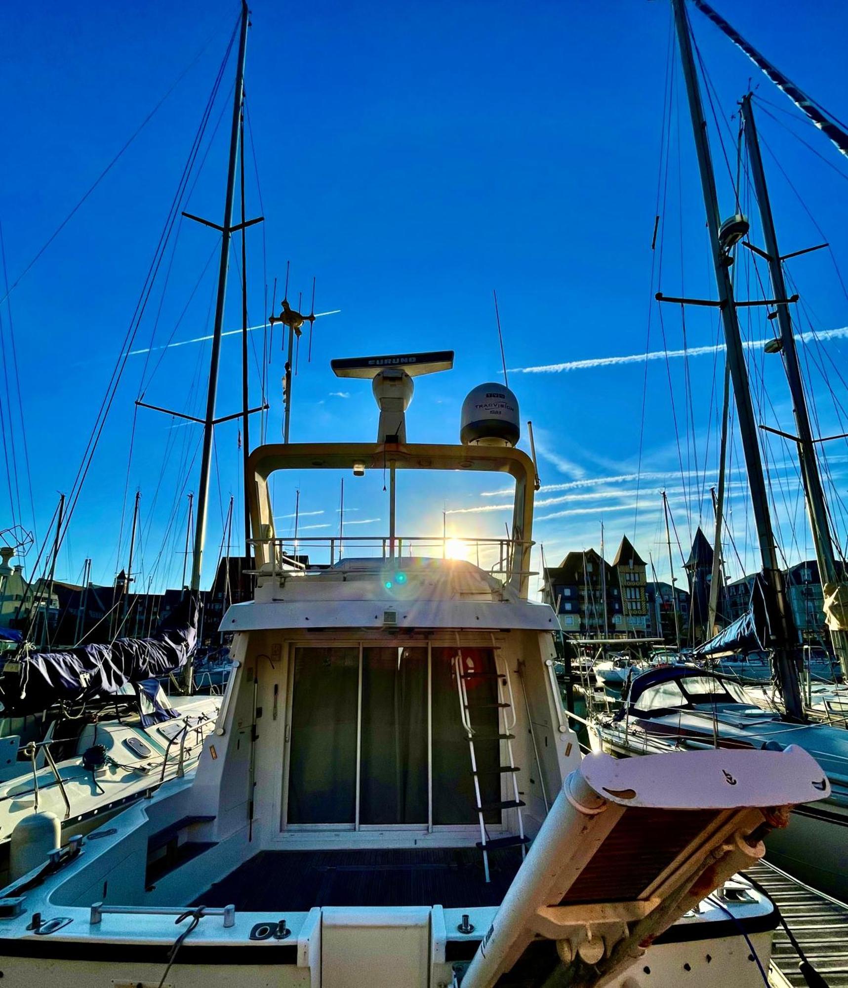 Yacht Deauville Bagian luar foto